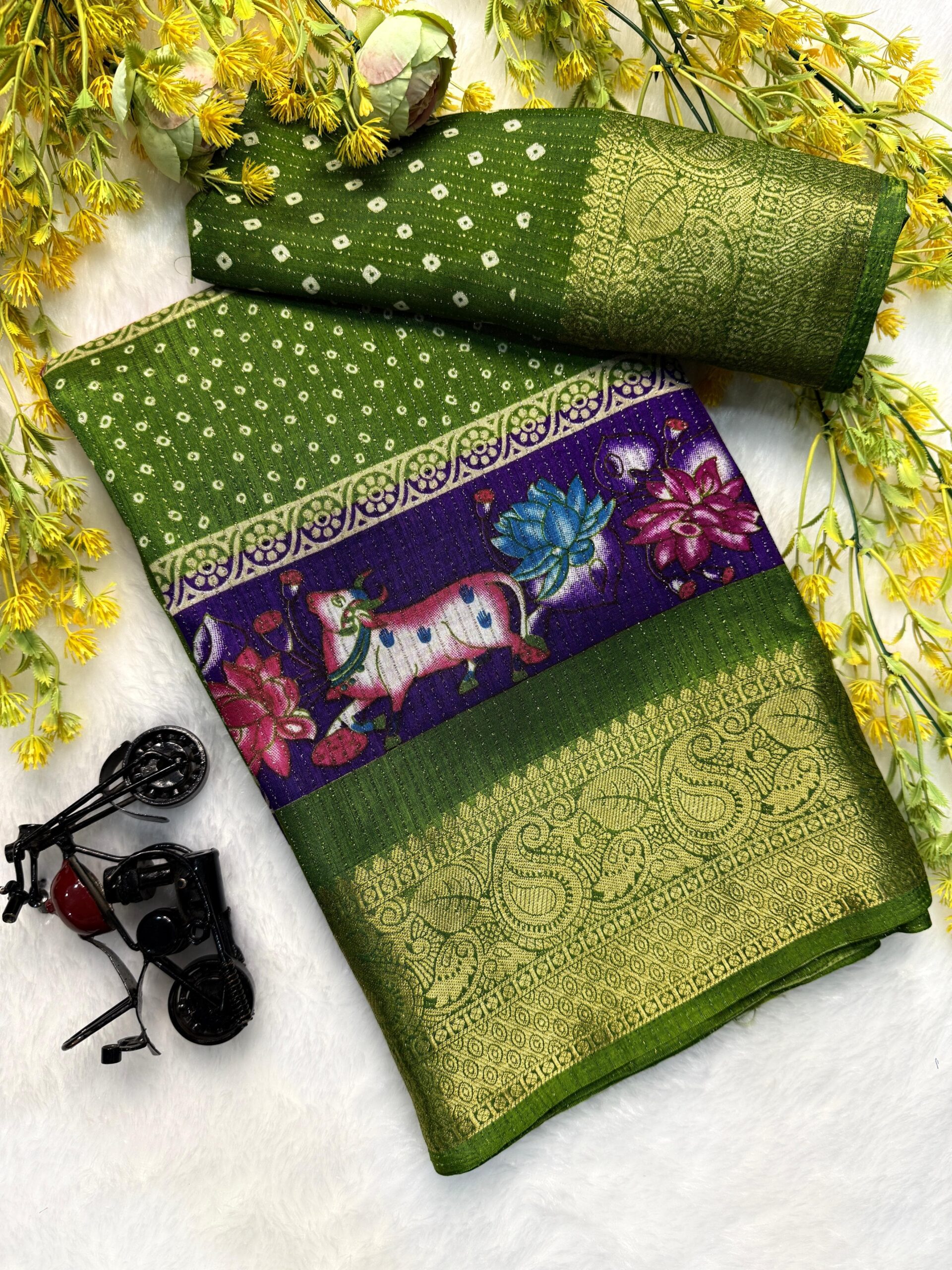 🌹🌹 *VF* 🌹🌹
*premium flower*
**super hit popular premium saree*
*Original saree only same boder*
*Pure Dola silk with* *jequrd *boder same as originall boder only*
*Pure and premium dola silk only*
*Running blouse same as photo originall boder*
*Dil bole wow*
*Bullet brand*
*Original Saree weight 500 gram net*
*Total color 8*
*Rate 549/-*
*Book now*
*LOOK LIKE A WOW*😯